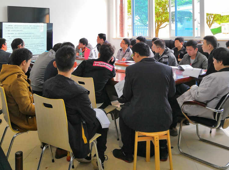 湖南龙8国际特瓷连续开展在职员工培训